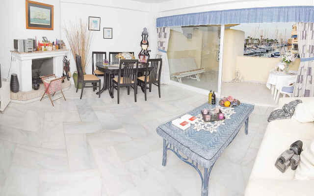 Puerto Marina Beach Apartaments