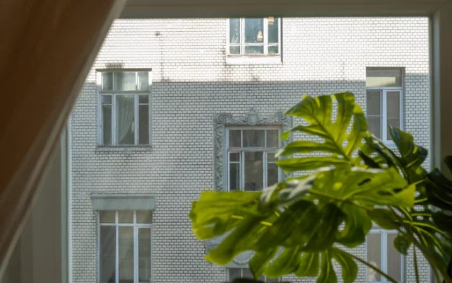 Stilnaya Na Bronnoy U Patriarshikh Prudov Flat