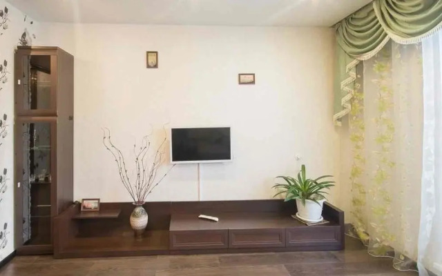 AppartDeLuxe na Ulitse 78-y Dobrovolcheskoy Brigady 21 Flat