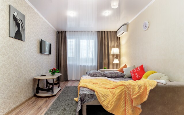 Na Pereulke Andreeva Apartments 1