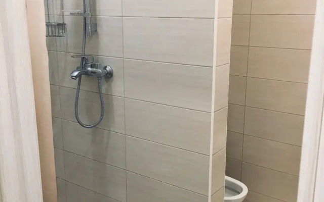 Na Ulitse Uchitelskoy 9 Flat