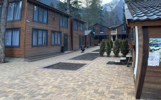 Arhyiz Chalet