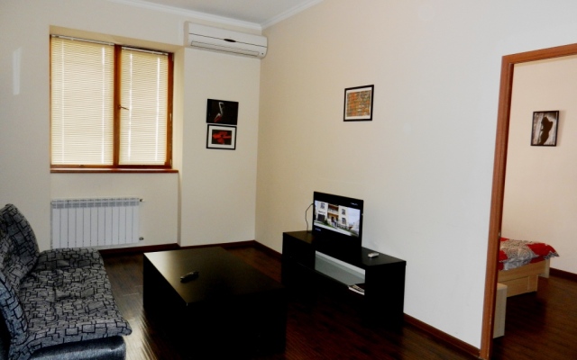Na Ploschadi Respubliki Apartments