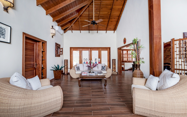 Luxury & Stunning Villa in Cocotal with Pool Villa