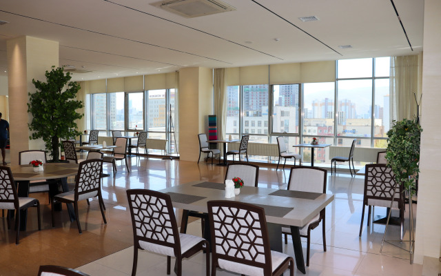 Ramada by Wyndham Ulaanbaatar Citycenter Hotel