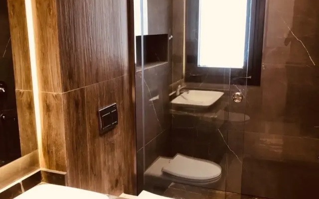 Spacious 2 Bedroom apartment with stunning views