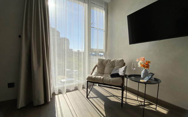 Dvukhetazhnaya Dizayn Studiya Delyuks Flat