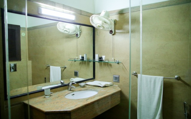 Отель Sunset Suites Karachi