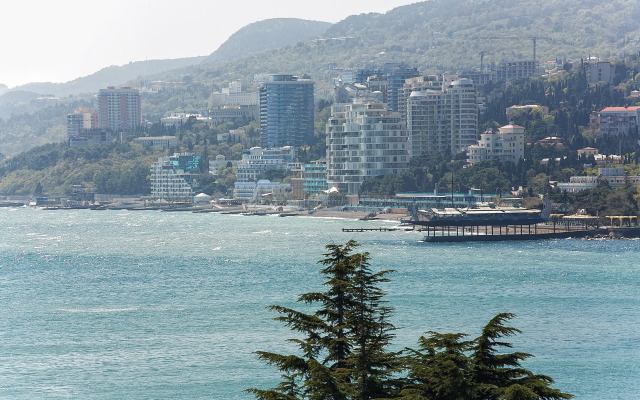 Yalta Plaza Apartments