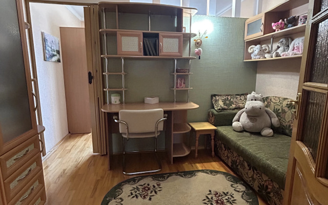 Квартира 2-х комнатная в центре посёлка Тульского