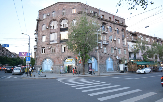 3-K Kvartira na Ul. Tumanyana, Tm200 Flat