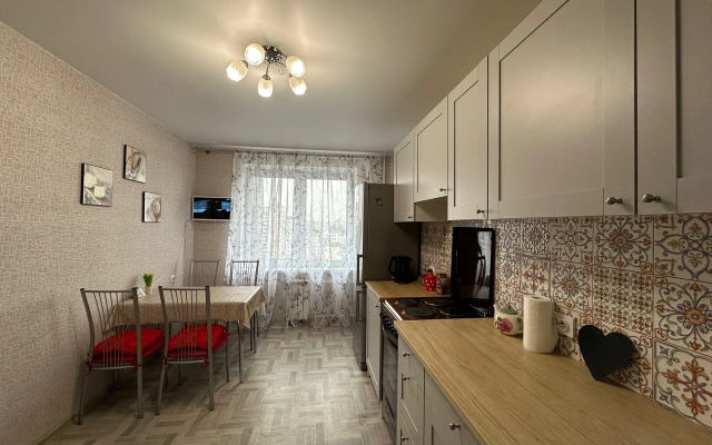 Трехкомнатные апартаменты в центре на  Неделина 12