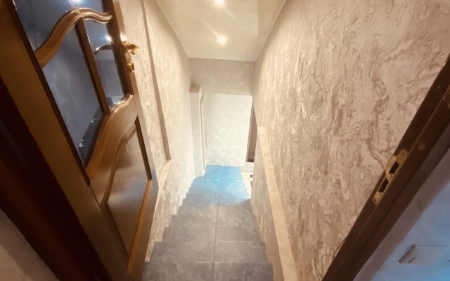 Kvartira Dvukhetazhnaya Kvartira V Tsentre Flat