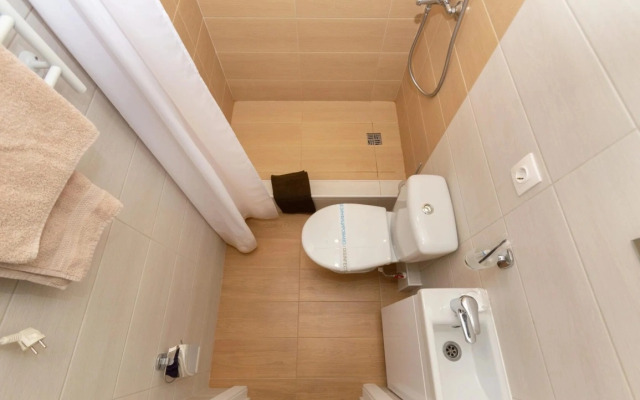 Mini-studija s Panoramnym Oknom i Parkovkoj Apartment