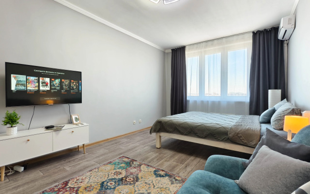 Uyutnaya S Dizaynerskim Remontom I Shikarnym Vidom Flat