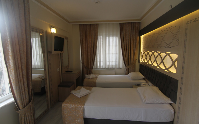 Grand Liza Hotel