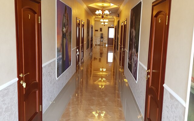 Отель Аристократ