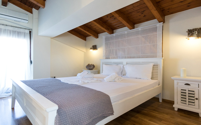 Inuit II Luxury Pool Villa Sani