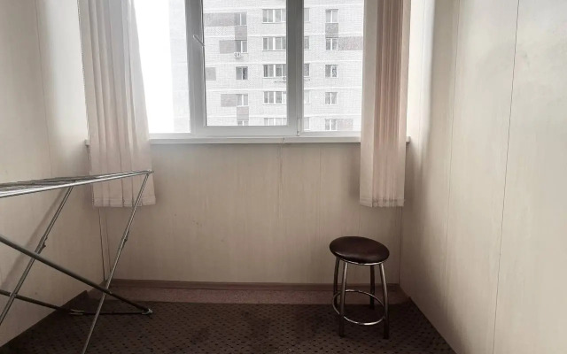Квартира Светлая, чистая студия Вояж на Геологоразведчиков 44А