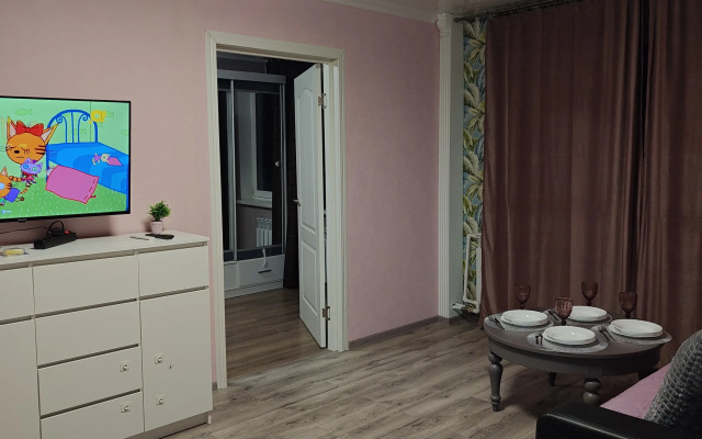 U Muzeya Yantarya Flat