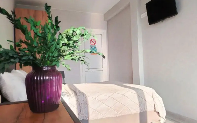 River House Apartments