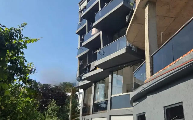 Отель TJ GARDENS