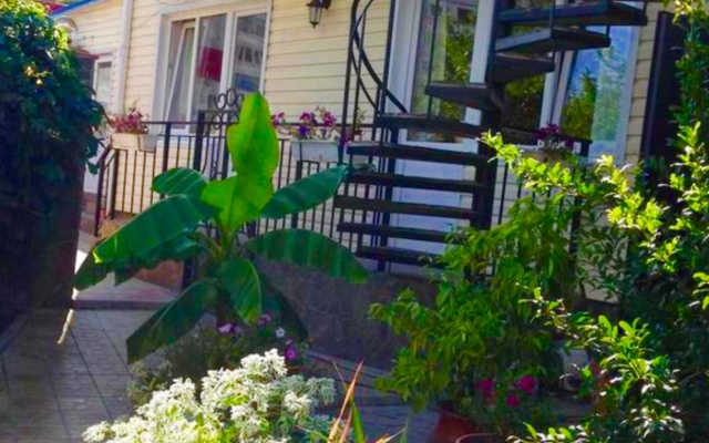 Chernomore Guest House