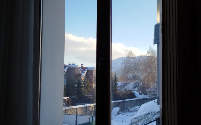 Апартаменты просторные с двухспальной кроватью (3)