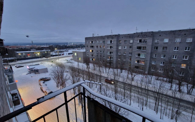 Квартира с Балконом в Спальном Районе