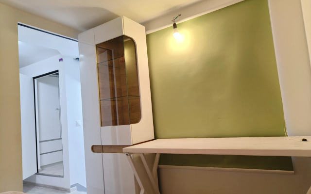 Trekhkomnatnaya S Vidom Na Siti Flat