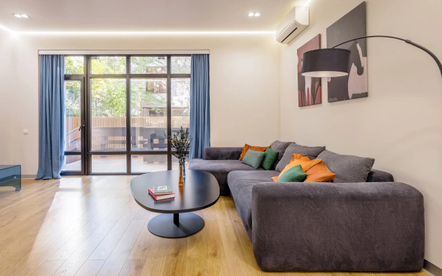 Myhomeyourhome na Fadeeva 34 Flat