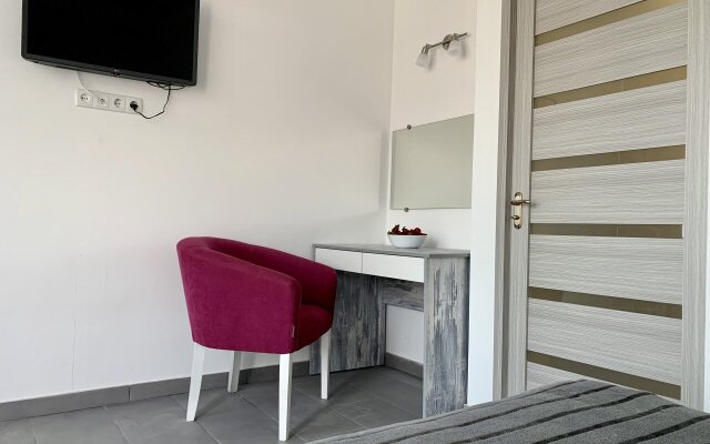 Апартаменты Лаванда  двухкомнатные с балконом и видом на море