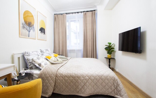 Na Patriarshikh prudakh Flat