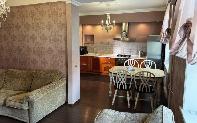 Yevrodvushka V Samom Tsentre Goroda Flat