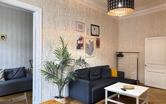 Квартира Аутентичная Квартира с Парковкой во Дворе