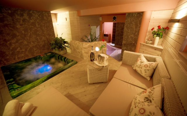 Отель Korona Park Klewinowo