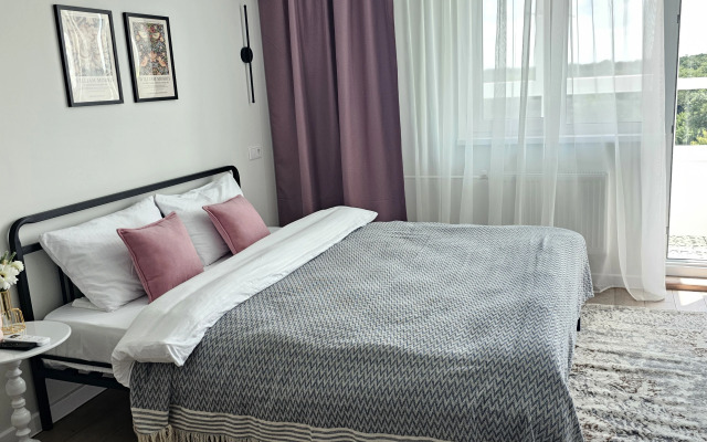 Sovremennaya S Vidom Na Les Flat