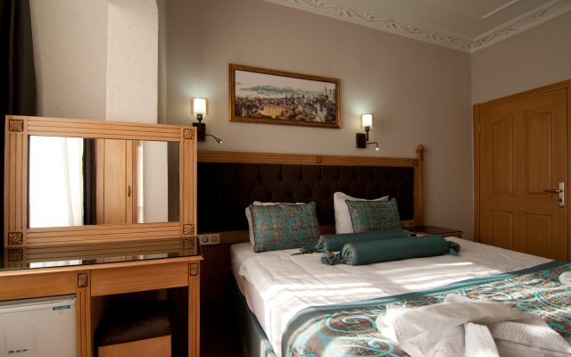 Blue Tuana Hotel