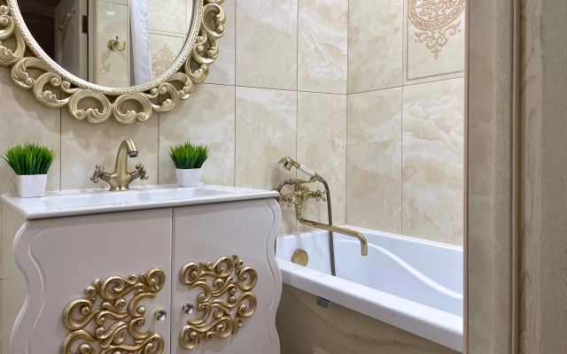 Квартира Шикарная в Центре Города с Двумя Спальнями