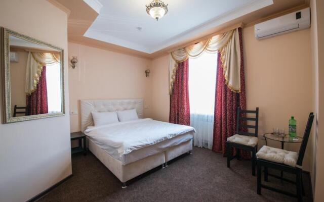 Paradise Hotel