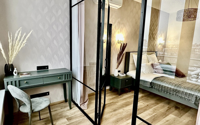 Dizaynerskiy 2-kh komnatny lyuks Flat