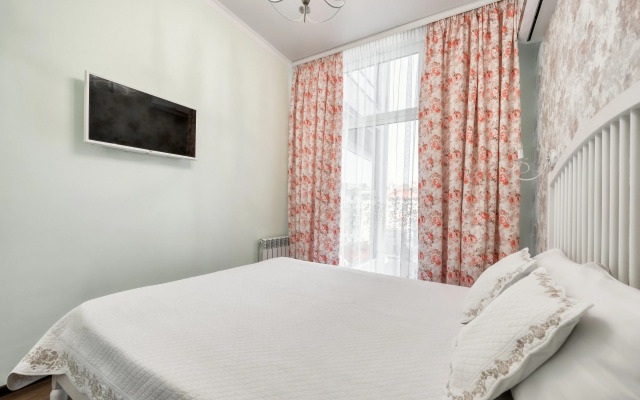 Krasivyi v stile "Provans" u morya v ZhK "Barselona Park" Apartment