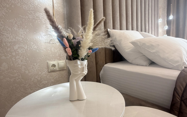 Dizaynerskaya S Vidom Na Reku Flat
