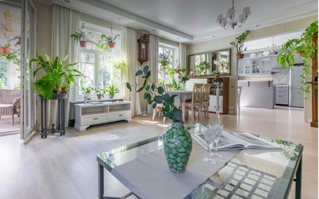 Частный дом 8-к 250 м²