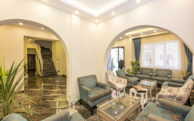 Legend Tulip Hotel