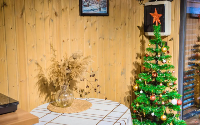 Частный дом Загородный комплекс на берегу реки с баней