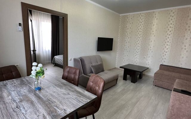 Апартаменты с отдельной спальней , рядом с Академией Гимнастики в Сириусе