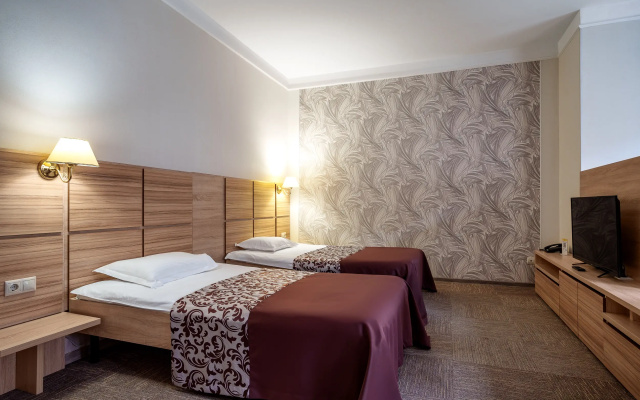 Отель Cronwell Nika Centr