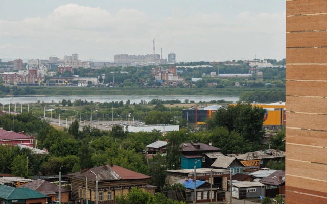 Stilnaya S Vidovym Balkonom Flat