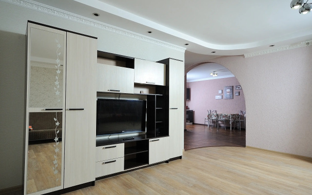 Квартира на улице 70 лет Октября 10/3